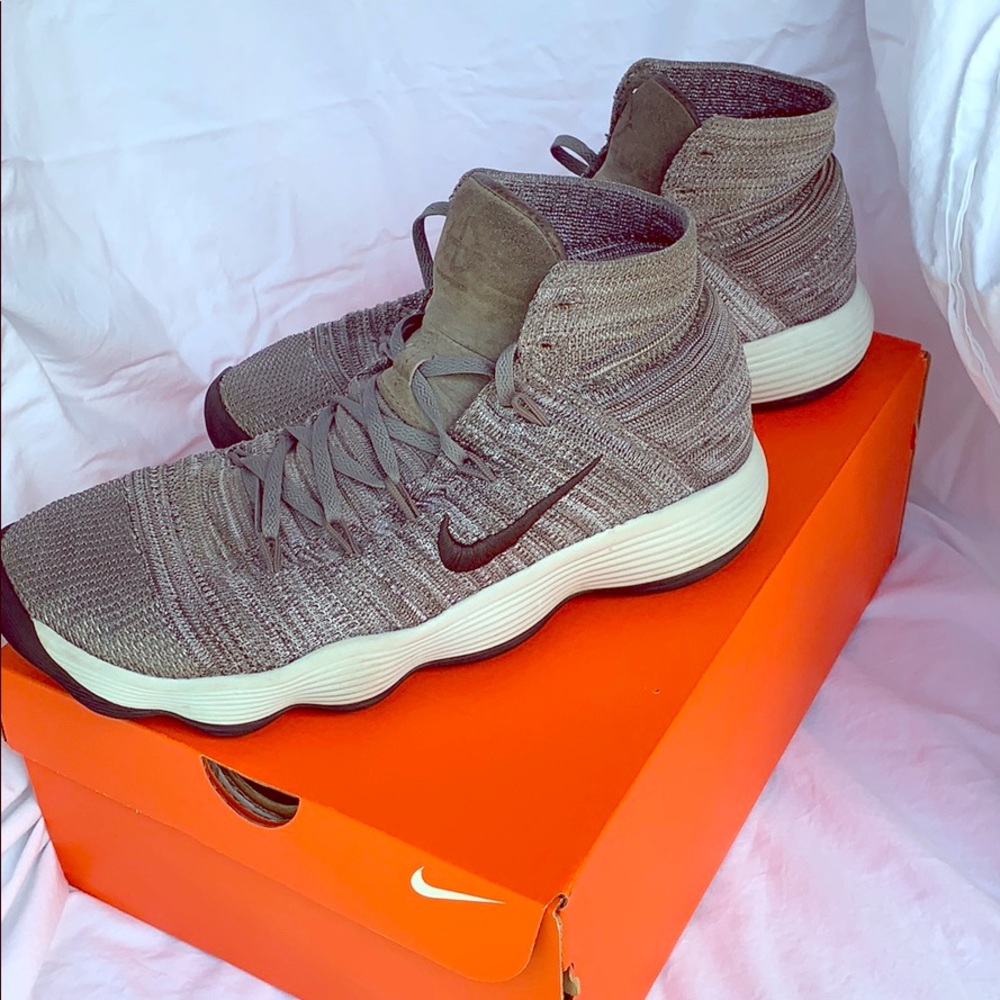 Nike Men’s Hyperdunk size 10